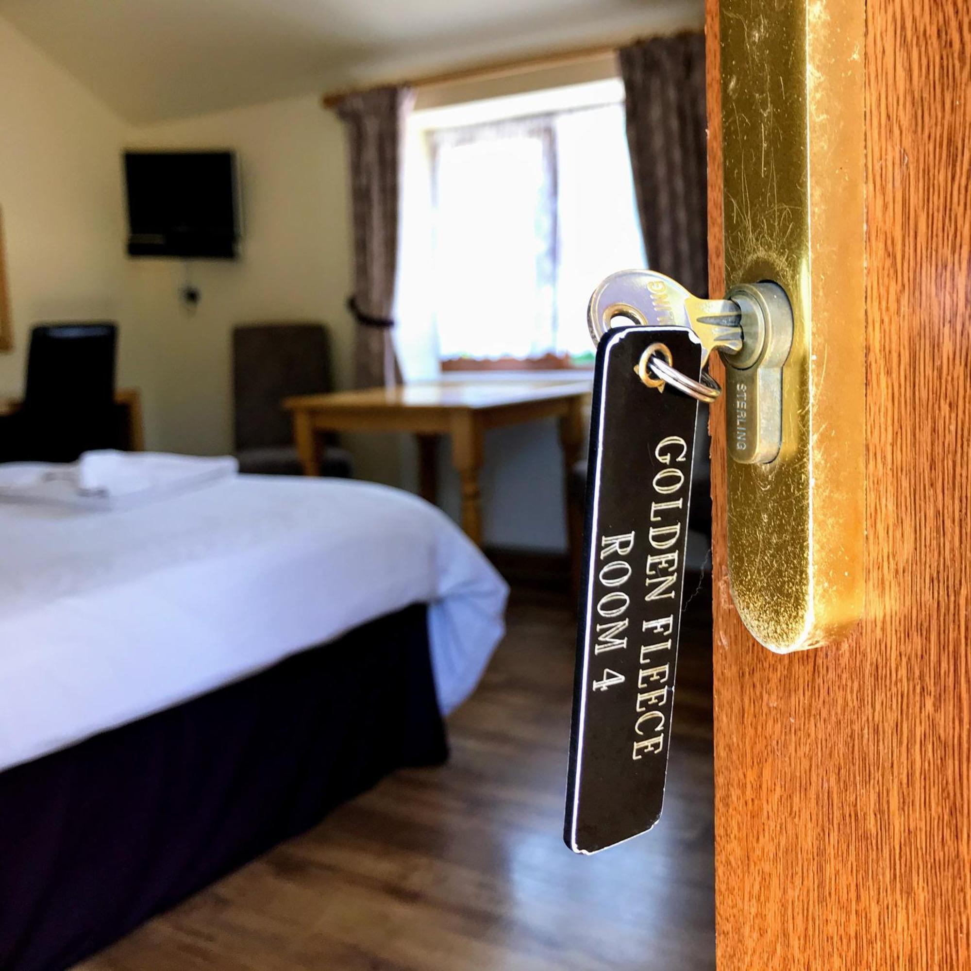 The Golden Fleece Hotel Chard Eksteriør billede